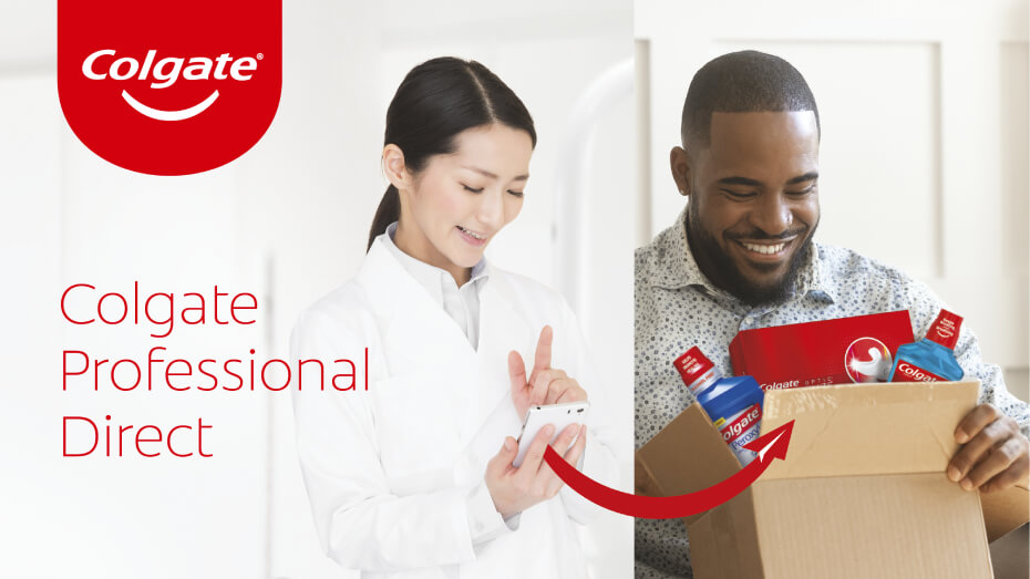 Odontóloga usa app Colgate Professional Direct para enviar productos de higiene bucal a un paciente que recibe su pedido en casa