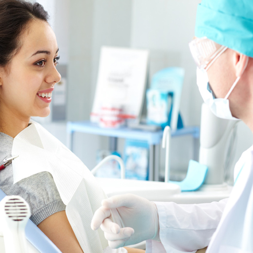 Dentista con paciente